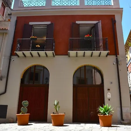 Isula Πανσιόν 4*