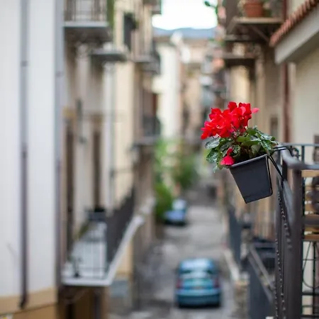 Isula Πανσιόν Παλέρμο