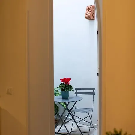 Isula بيت ضيافة